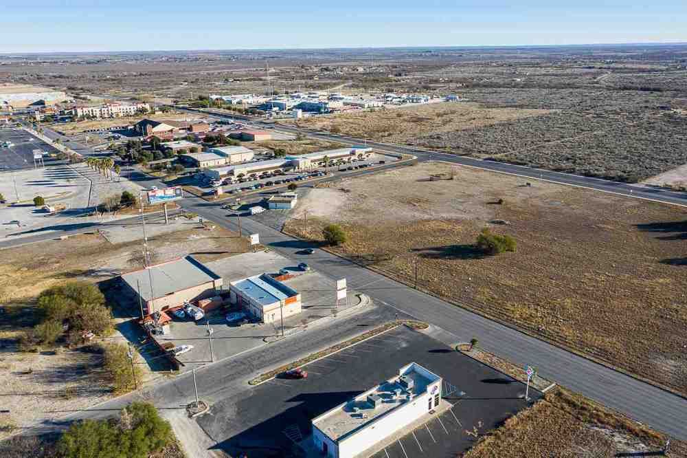 Retail Free Standing: 2104 N Bedell Ave, Del Rio, TX 78840